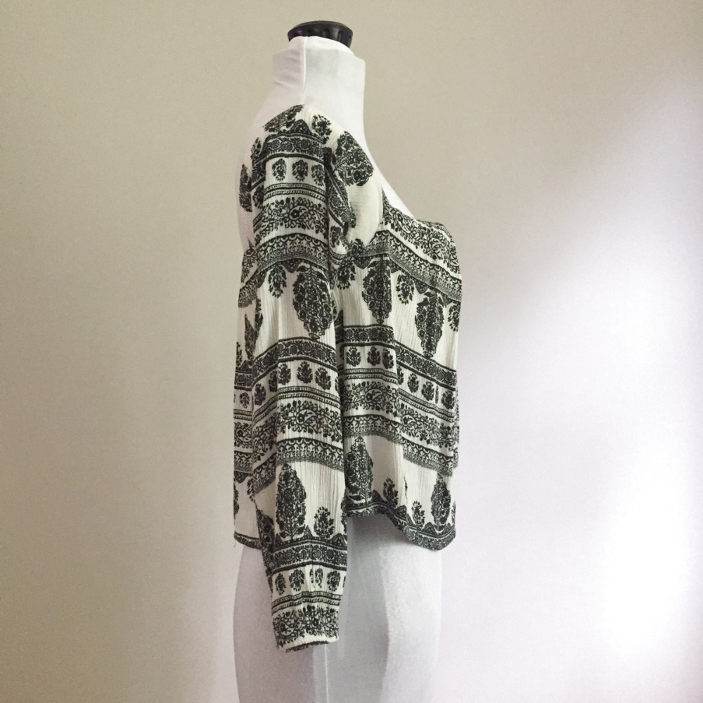 Boho Black and White Print Top XS - Picture 5 of 6